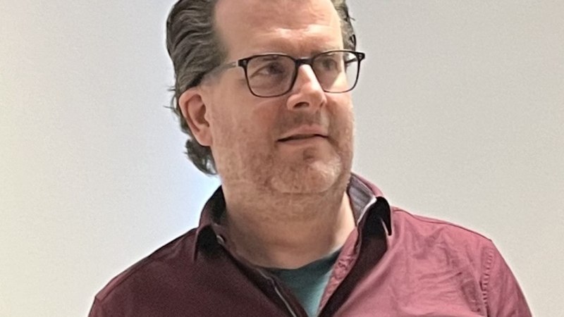 Simon Santschi, Kurator der Ausstellung "Sprache Stücke", © Ina Penßler