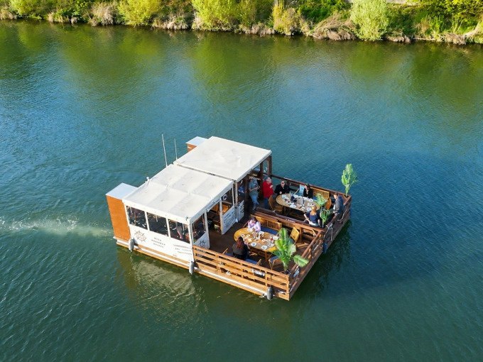 Exklusive Floßboote "Flipper & Fischle", © Cool-Tours StattReisen Exklusive Floßboote "Flipper & Fischle", © Cool-Tours StattReisen