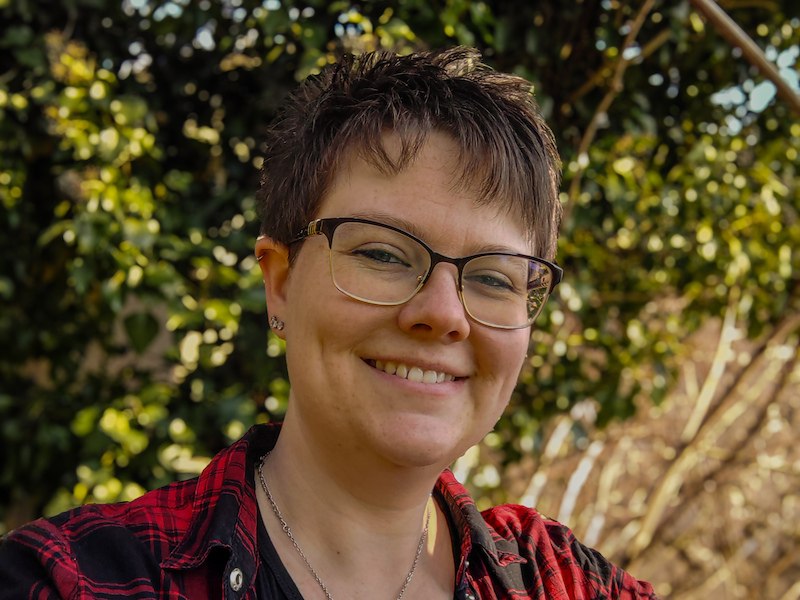 New Adult BookTalk mit Jessica Springer  - moderiert von Stella Schmid, &copy; Osiander Vertriebsgesellschaft mbH & Co. KG