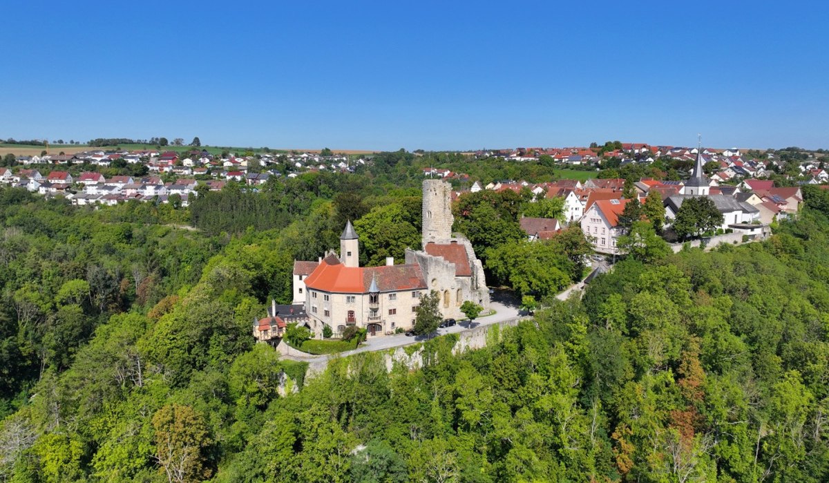 Burg Krautheim über dem Jagsttal, © Touristikgemeinschaft Hohenlohe e. V. | Andi Schmid