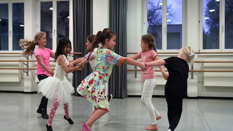 Ferienworkshop: Tanztheaterwerkstatt für Kinder von 8-10 Jahren, © Kunstschule Labyrinth Ferienworkshop: Tanztheaterwerkstatt für Kinder von 8-10 Jahren, © Kunstschule Labyrinth