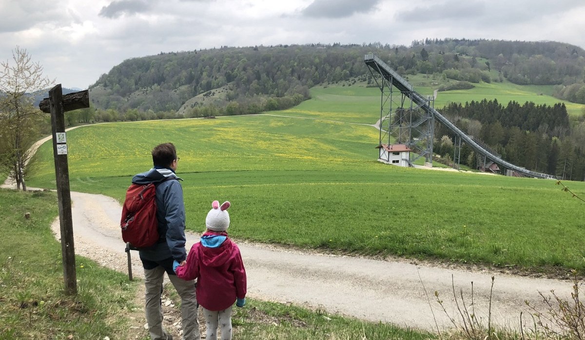 Blick auf die Sprungschanze, © Touristik und Marketing GmbH