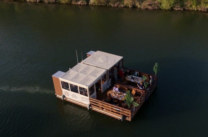 Exklusive Floßboote "Flipper & Fischle", © Cool-Tours StattReisen Exklusive Floßboote "Flipper & Fischle", © Cool-Tours StattReisen