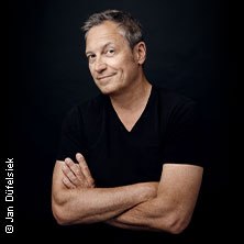 Dieter Nuhr - "Nuhr auf Tour 2026" - Neues Programm, © links im Bild