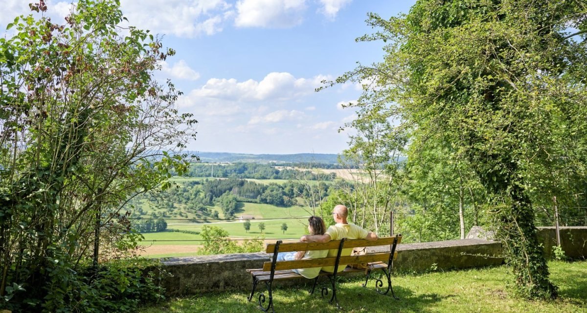 Ausblick auf das Bühlertal bei der Tannenburg bei Bühlertann, © Hohenlohe + Schwäbisch Hall Tourismus e. V. Ausblick auf das Bühlertal bei der Tannenburg bei Bühlertann, © Hohenlohe + Schwäbisch Hall Tourismus e. V.