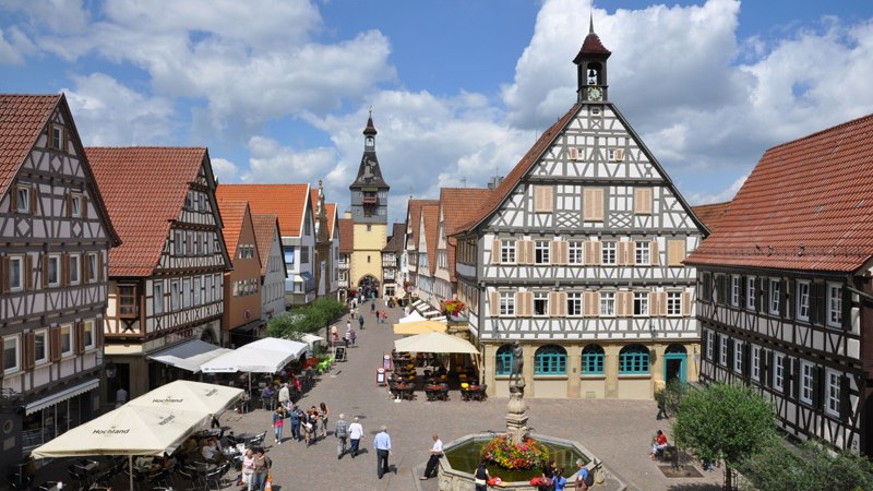 Altes Rathaus Winnenden mit Marktbrunnen Altes Rathaus Winnenden mit Marktbrunnen