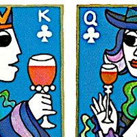 Illustration von einem König und einer Dame in Spielkartenstil, beide halten Weingläser. Hintergrund in Blau mit Kreuzsymbolen., © DSM Leinfelden-Echterdingen Illustration von einem König und einer Dame in Spielkartenstil, beide halten Weingläser. Hintergrund in Blau mit Kreuzsymbolen., © DSM Leinfelden-Echterdingen