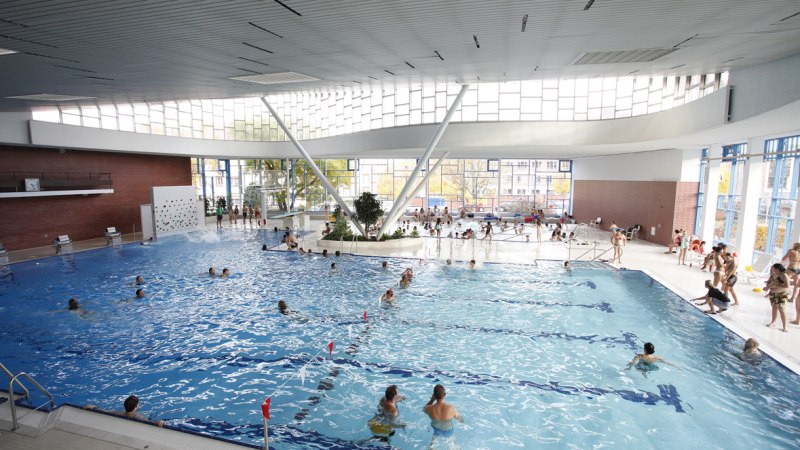 Schwimmbecken im Leo-Vetter-Bad, © Stuttgarter Bäder Schwimmbecken im Leo-Vetter-Bad, © Stuttgarter Bäder