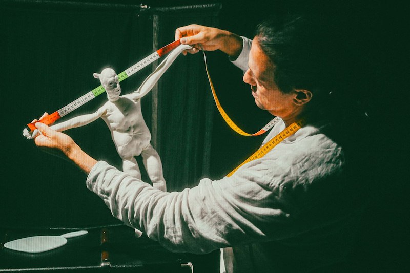 Scaena Corpus – Mann und Puppe nehmen Maß, © Kulturamt der Stadt Esslingen am Neckar