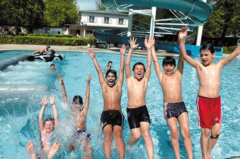 Kinder im Freibad Göppingen, © Freibad Göppingen Kinder im Freibad Göppingen, © Freibad Göppingen