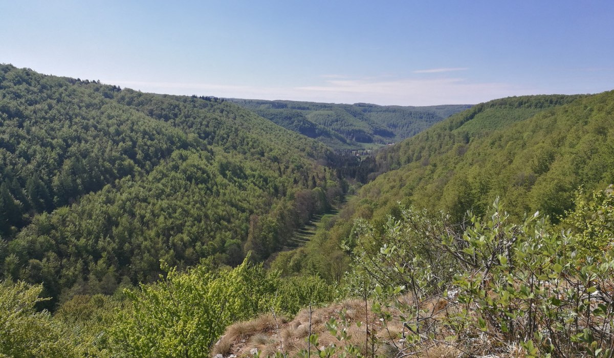 Pause am Lauereckfels mit schöner Aussicht, © Bad Urach Tourismus