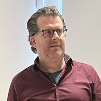 Simon Santschi, Kurator der Ausstellung "Sprache Stücke", © Ina Penßler