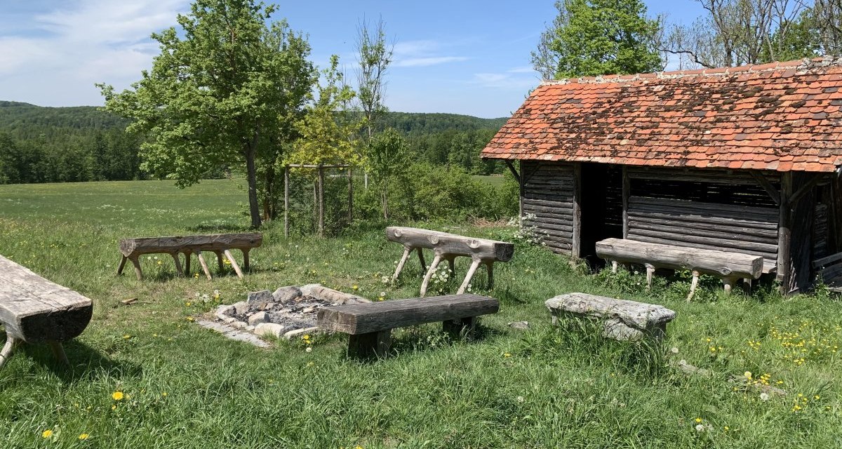 Die Grillstelle lädt zu einer ausgiebigen Pause ein, © Bad Urach Tourismus Die Grillstelle lädt zu einer ausgiebigen Pause ein, © Bad Urach Tourismus