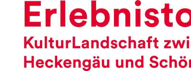 Logo der Erlebnistour mit rotem Text: "Erlebnistour. KulturLandschaft zwischen Heckengäu und Schönbuch" und drei roten Balken links., © Verband Region Stuttgart