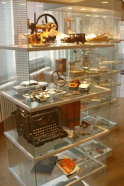 Vitrine im Ortsmuseum Untertürkheim/Rotenberg, © Enslin