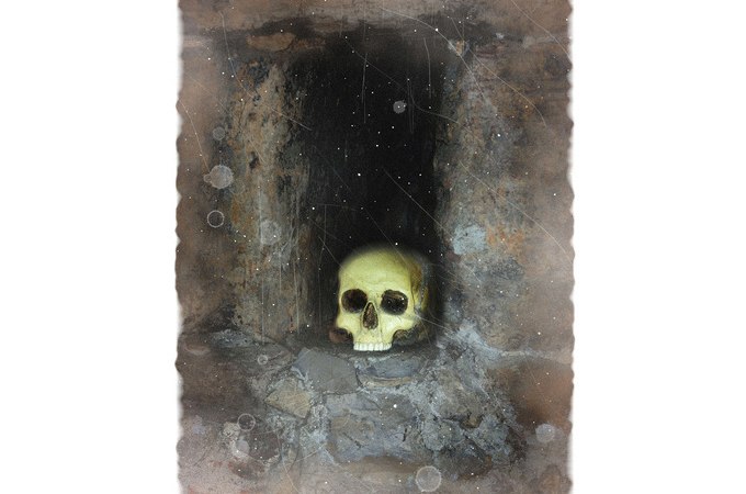 Ein Totenkopf liegt in einer dunklen Nische aus verwittertem Stein, umgeben von mystischem Licht und Staubpartikeln., &copy; WTM GmbH Waiblingen