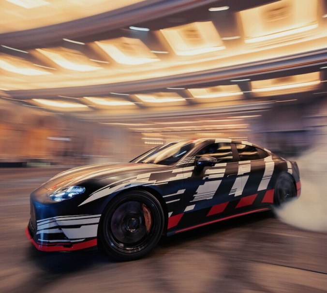 Brandneue Innovationen & wegweisende Produktion, &copy; Mercedes-Benz AG