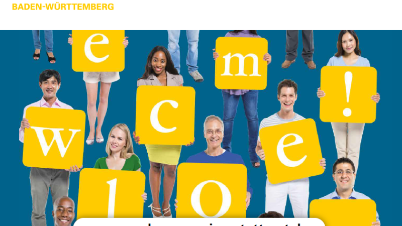 Menschen halten gelbe Schilder mit Buchstaben, die "Welcome!" buchstabieren. Oben steht "Welcome Center Baden-Württemberg" und "Welcome Service Region Stuttgart"., © Foto © Rawpixel/Fotolia.com