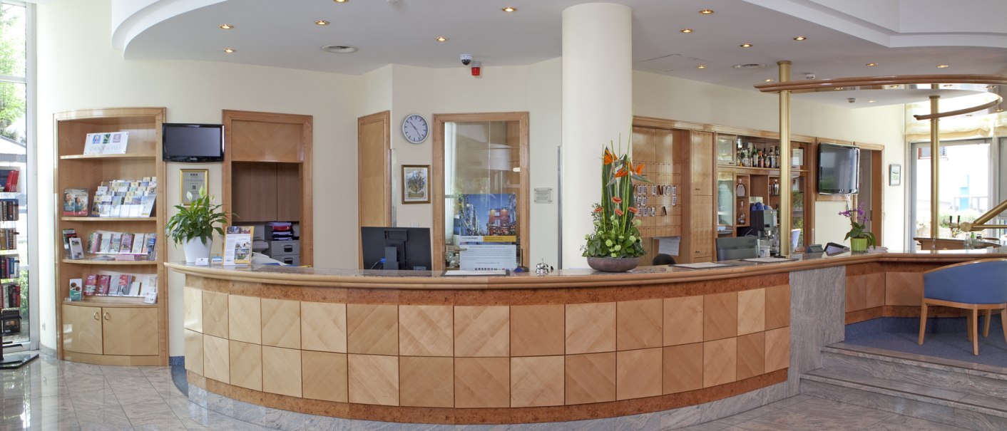 Rezeption, © Hotel Schwanen Stuttgart-Airport/Messe