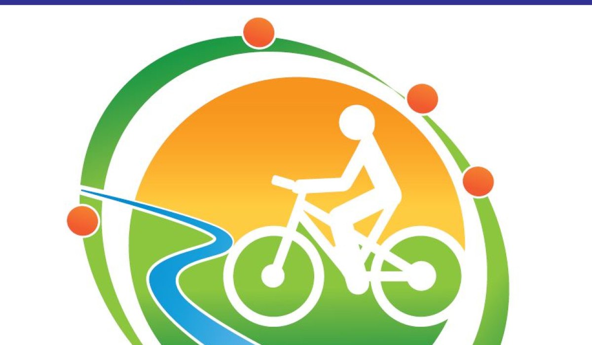Logo des Radrundwegs Waiblingen mit stilisiertem Radfahrer, Fluss und Landschaft in grünen und orangen Tönen., © Waiblingen - Stuttgart-Marketing GmbH Logo des Radrundwegs Waiblingen mit stilisiertem Radfahrer, Fluss und Landschaft in grünen und orangen Tönen., © Waiblingen - Stuttgart-Marketing GmbH