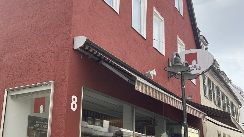 Buchhandlung in der N&uuml;rtinger Innenstadt, &copy; L. Besemer