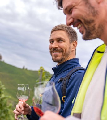Weinwanderung Grabkapelle, © Stuttgart-Marketing GmbH, Martina Denker Weinwanderung Grabkapelle, © Stuttgart-Marketing GmbH, Martina Denker