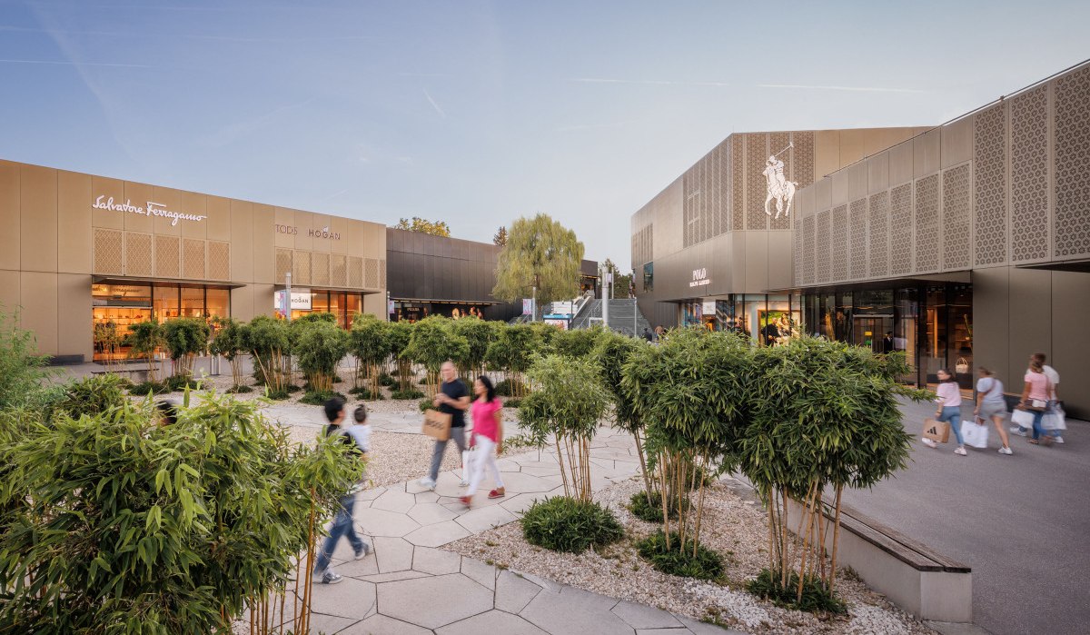 Mit &uuml;ber 170 Premium- und Luxusmarken aus den Bereichen Beauty, Home & Living, Fashion, Schmuck und Spielwaren verspricht die Outletcity ein Erlebnis der besonderen Art und das bei ganzj&auml;hrigen Preisvorteilen.