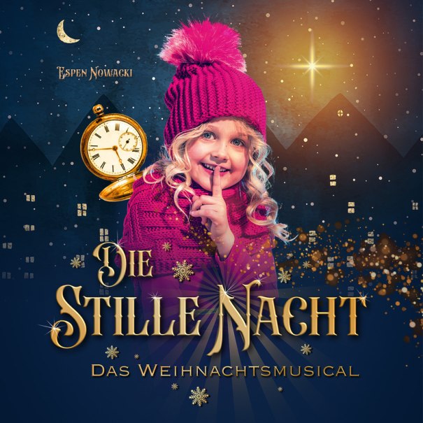 Ein lächelndes Mädchen in pinker Winterkleidung hält den Finger vor den Mund. Im Hintergrund eine Uhr, ein Stern und der Titel 'Die Stille Nacht'., © Wacky Productions GmbH Ein lächelndes Mädchen in pinker Winterkleidung hält den Finger vor den Mund. Im Hintergrund eine Uhr, ein Stern und der Titel 'Die Stille Nacht'., © Wacky Productions GmbH