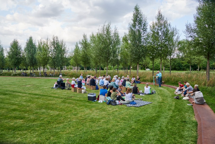 Literatur in der Lichtung, &copy; www.peter-oppenlaender.de