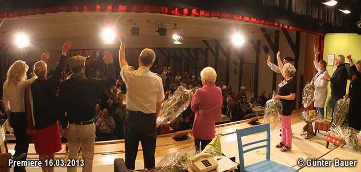 Pl&uuml;derhauser Theaterbrettle e.V.; Szene aus "D&acute;r Hexaschuss", &copy; G&uuml;nter Bauer