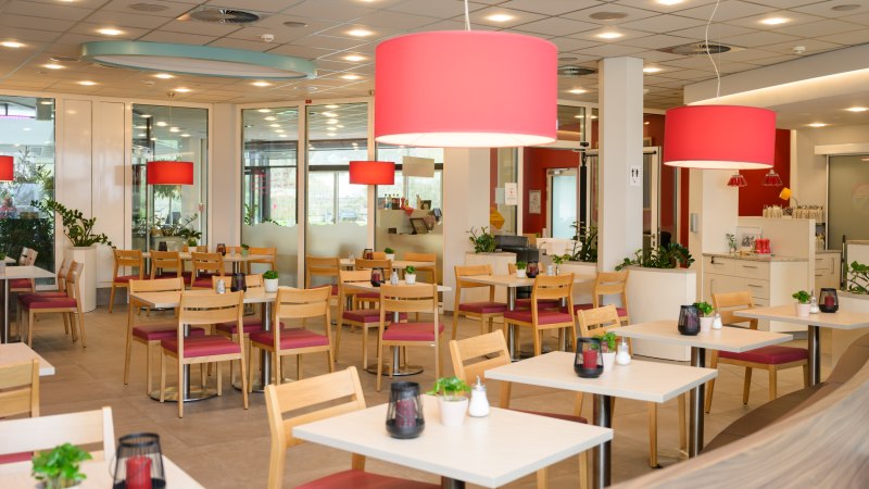 Extern zug&auml;ngliche Thermengastronomie "Friedrichs" in der Panorama Therme Beuren, &copy; Fotografie Ebinger