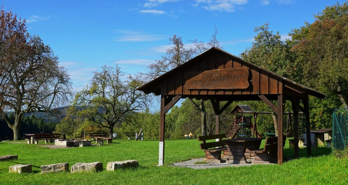 Rast- & Grillplatz am Steinknickle | Wüstenrot | HeilbronnerLand, © Tourismus im Weinsberger Tal e.V. Rast- & Grillplatz am Steinknickle | Wüstenrot | HeilbronnerLand, © Tourismus im Weinsberger Tal e.V.