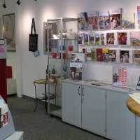 Touristeninformation mit zahlreichen Broschüren und Prospekten an den Wänden und auf Tischen, helle und einladende Atmosphäre., © Stadt Vaihingen an der Enz Touristeninformation mit zahlreichen Broschüren und Prospekten an den Wänden und auf Tischen, helle und einladende Atmosphäre., © Stadt Vaihingen an der Enz