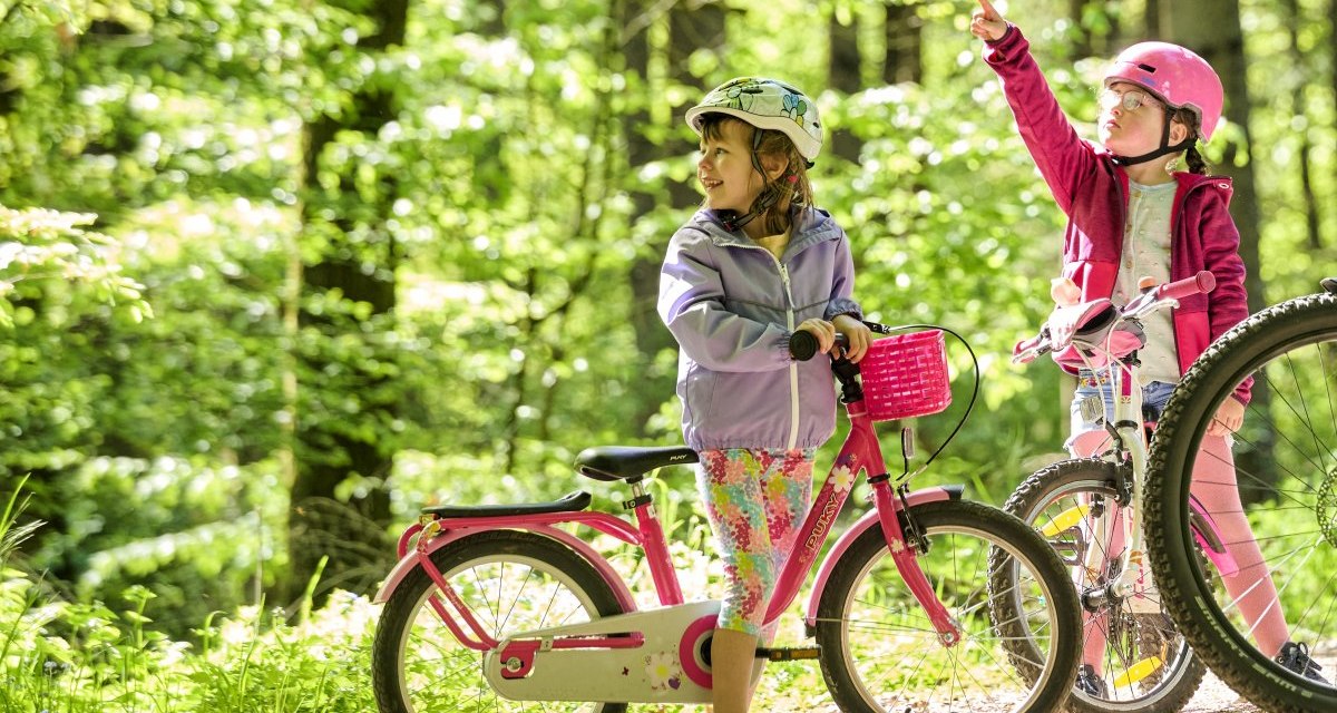 Kinder mit Fahrr&auml;dern im Wald, &copy; Remstal Tourismus e.V.
