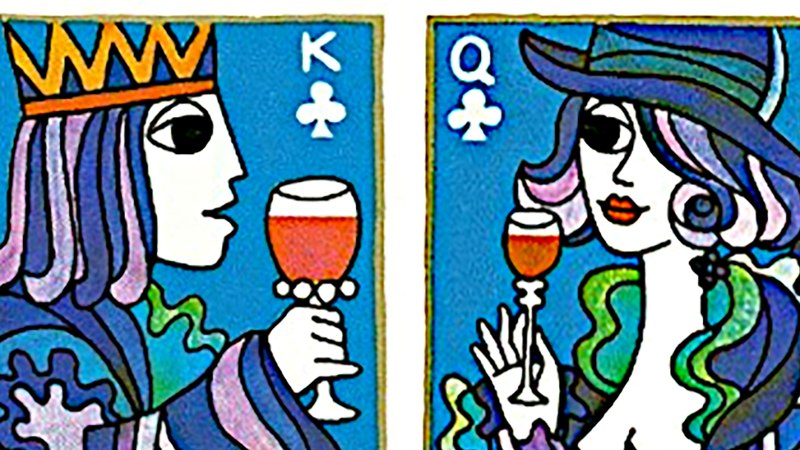 Illustration von einem König und einer Dame in Spielkartenstil, beide halten Weingläser. Hintergrund in Blau mit Kreuzsymbolen., © DSM Leinfelden-Echterdingen