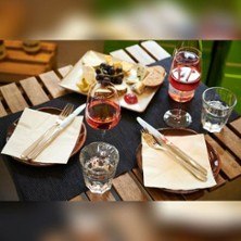 Großes Käsetasting, © links im Bild