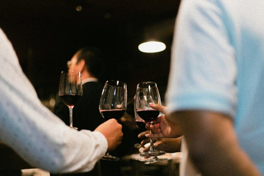 Feinschmecker Weinprobe, &copy; &copy; Khuc Le Thanh Danh - Unsplash Lizenz