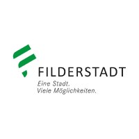 Logo von Filderstadt mit gr&uuml;nem Symbol und dem Slogan "Eine Stadt. Viele M&ouml;glichkeiten." auf wei&szlig;em Hintergrund.