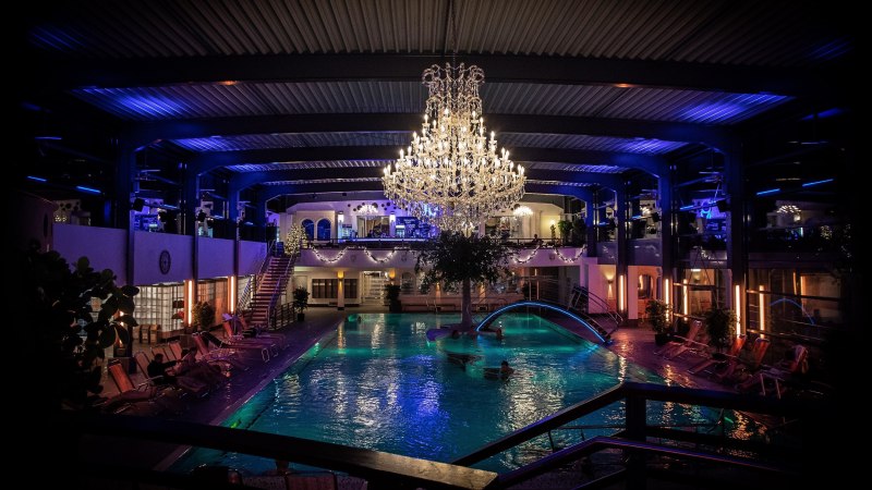 Kronleuchten in den AlbThermen, © AlbThermen Kronleuchten in den AlbThermen, © AlbThermen