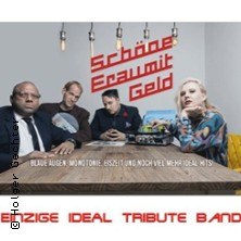 Eine Band sitzt an einem Tisch, im Hintergrund der Schriftzug 'Schöne Frau mit Geld'. Die Szene wirkt modern und stilvoll., © links im Bild Eine Band sitzt an einem Tisch, im Hintergrund der Schriftzug 'Schöne Frau mit Geld'. Die Szene wirkt modern und stilvoll., © links im Bild