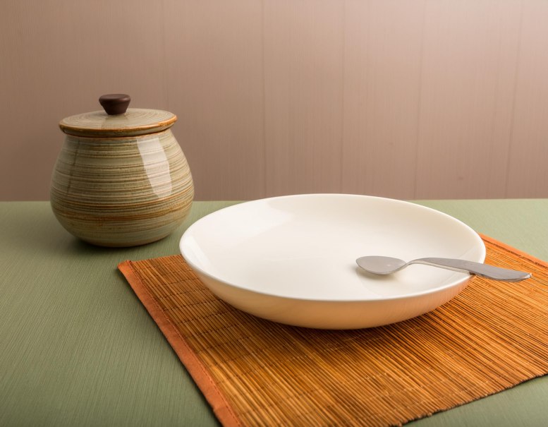 1 Tisch - 1 Topf - Teller