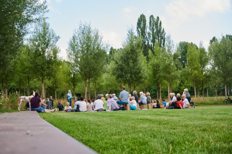Literatur in der Lichtung, © www.peter-oppenlaender.de Literatur in der Lichtung, © www.peter-oppenlaender.de