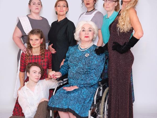 Acht Frauen in unterschiedlichen Outfits posieren zusammen, eine sitzt im Rollstuhl. Sie tragen elegante und alltägliche Kleidung., © Foto_(c)_Sabine Gärtig Acht Frauen in unterschiedlichen Outfits posieren zusammen, eine sitzt im Rollstuhl. Sie tragen elegante und alltägliche Kleidung., © Foto_(c)_Sabine Gärtig