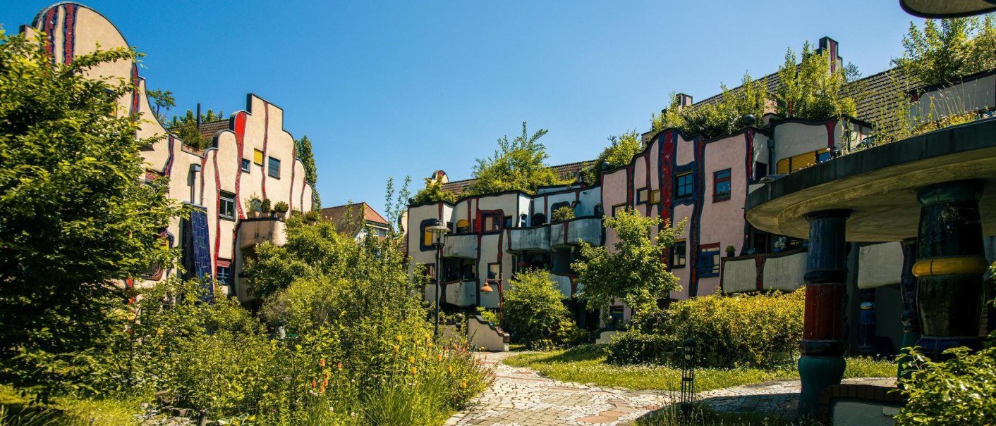 Hundertwasserhaus Plochingen "Wohnen unterm Regenturm", &copy; SMG, Sarah Schmid