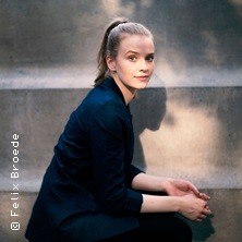 Elisabeth Brau&szlig;, &copy; links im Bild