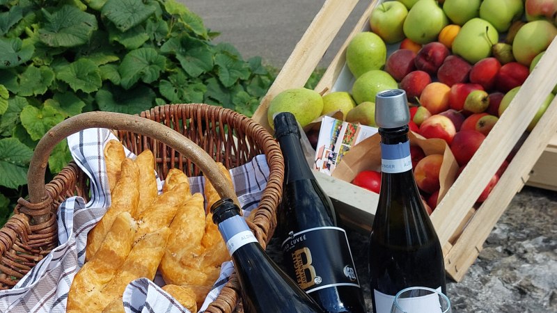verschiedene Schaumweine und Gebäck sowie Obst, © Stadt Fellbach verschiedene Schaumweine und Gebäck sowie Obst, © Stadt Fellbach
