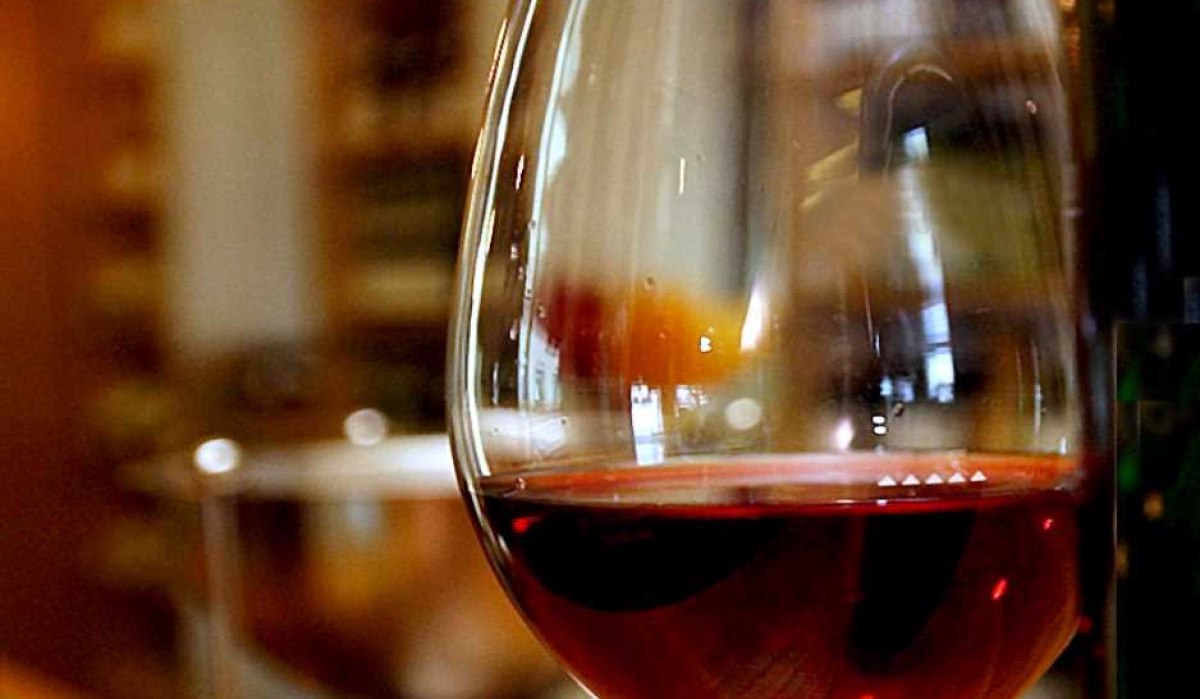 Die Weing&auml;rtnergenossenschaft Metzingen-Neuhausen e. G. liegt mitten im Streuobstgebiet mit Weinbergen. Auf einer Fl&auml;che von 30 Hektar wird dort umweltfreundlich, nachhaltig und qualit&auml;tsorientiert Weinbau betrieben., &copy; Weing&auml;rtnergenossenschaft