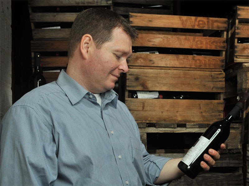 Andreas Zaiß in seinem Flaschenlager, © Weingut Zaißerei Andreas Zaiß in seinem Flaschenlager, © Weingut Zaißerei