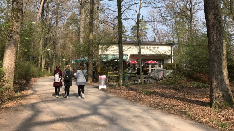 Start- und Endpunkt ist die Bergstation der Standseilbahn zum Waldfriedhof, © Stuttgart-Marketing GmbH Start- und Endpunkt ist die Bergstation der Standseilbahn zum Waldfriedhof, © Stuttgart-Marketing GmbH