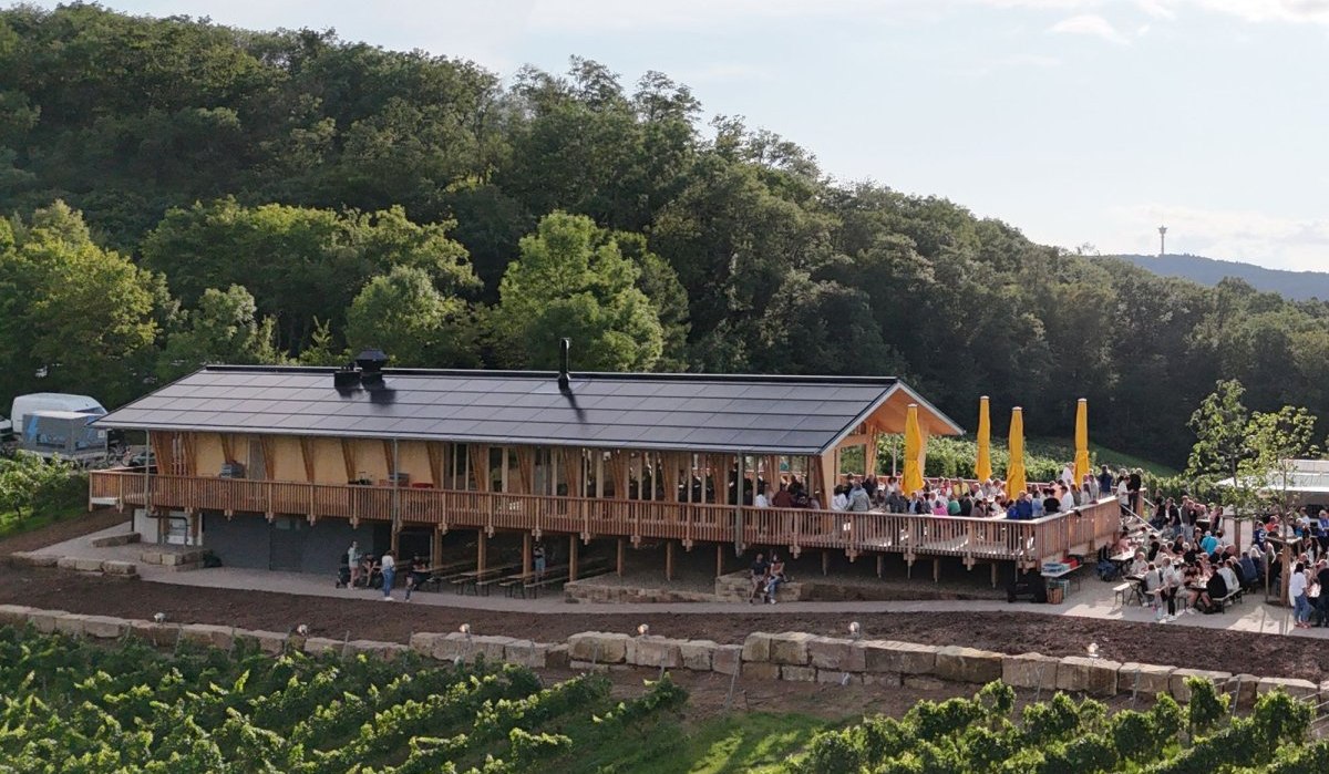 Drohnenaufnahme vom Weinausschank Christophsblick am Michaelsberg | Cleebronn, © Weingärtner Cleebronn-Güglingen Drohnenaufnahme vom Weinausschank Christophsblick am Michaelsberg | Cleebronn, © Weingärtner Cleebronn-Güglingen
